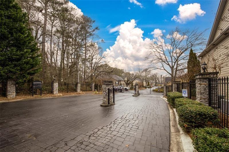 502 Brighton Point Unit 502, Sandy Springs, Georgia 30328, 3 Bedrooms Bedrooms, ,2 BathroomsBathrooms,Residential,Sold,502 Brighton Point Unit 502,7332044