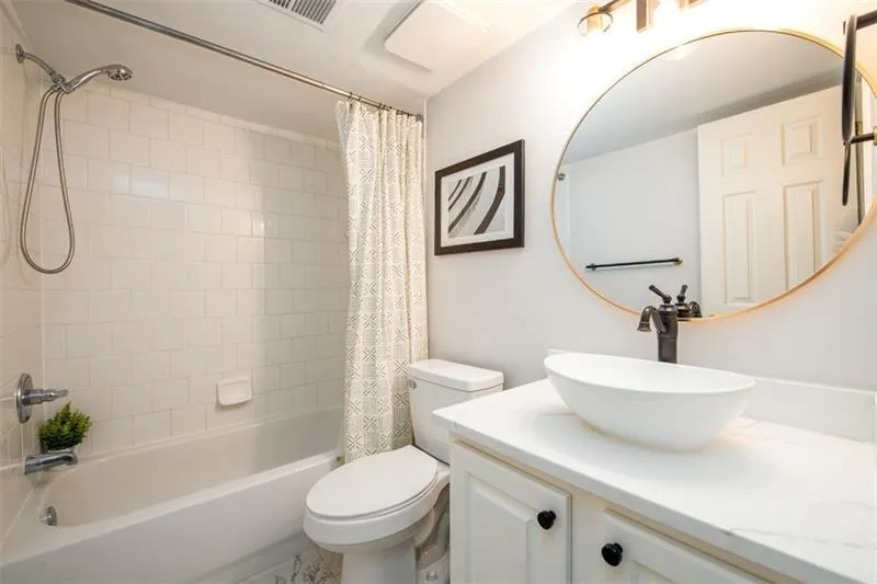 502 Brighton Point Unit 502, Sandy Springs, Georgia 30328, 3 Bedrooms Bedrooms, ,2 BathroomsBathrooms,Residential,Sold,502 Brighton Point Unit 502,7332044