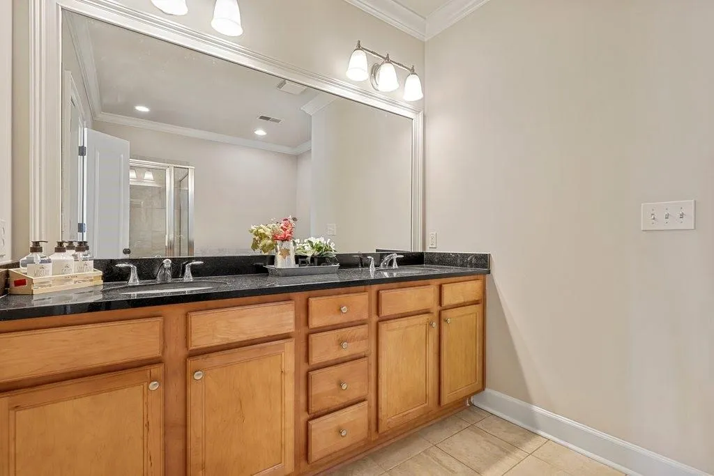 102 Riversgate Drive, Atlanta, Georgia 30339, 3 Bedrooms Bedrooms, ,3 BathroomsBathrooms,Residential,Sold,102 Riversgate Drive,7139061