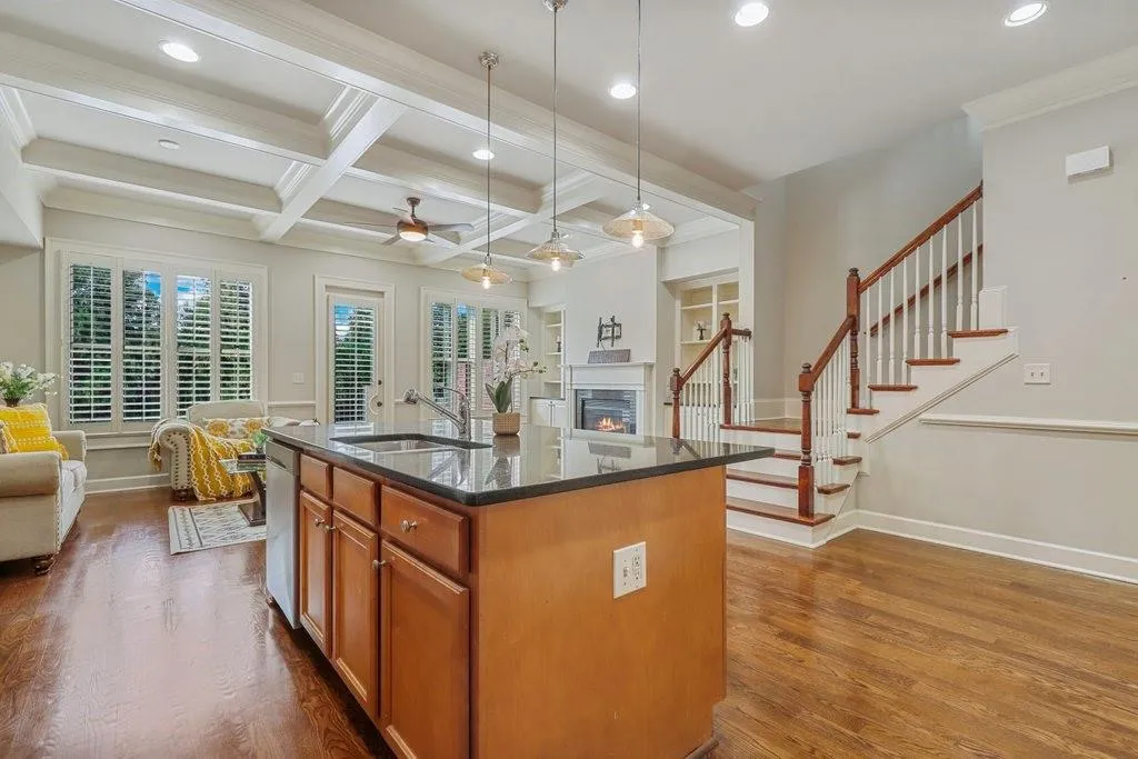 102 Riversgate Drive, Atlanta, Georgia 30339, 3 Bedrooms Bedrooms, ,3 BathroomsBathrooms,Residential,Sold,102 Riversgate Drive,7139061