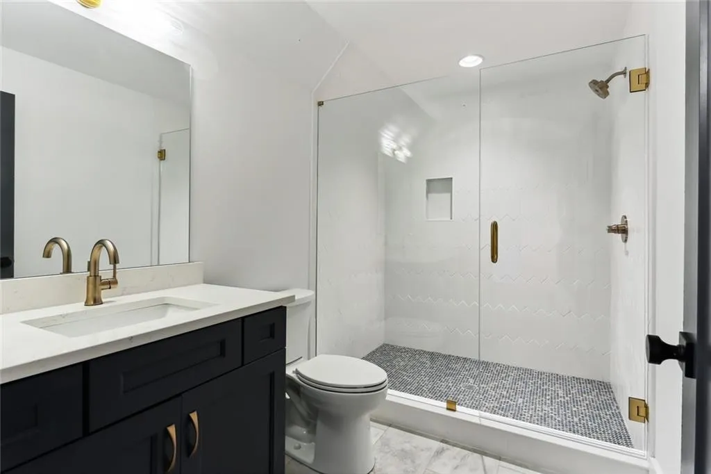 445 Riverhill Drive, Sandy Springs, Georgia 30328, 5 Bedrooms Bedrooms, ,5 BathroomsBathrooms,Residential,Sold,445 Riverhill Drive,7143983