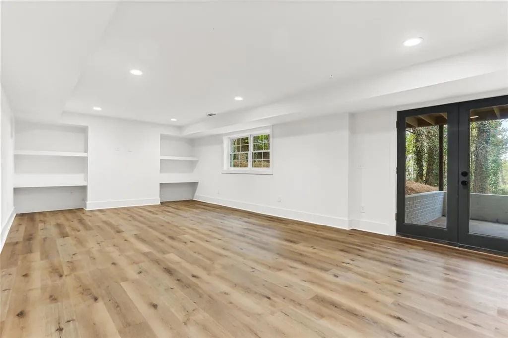 445 Riverhill Drive, Sandy Springs, Georgia 30328, 5 Bedrooms Bedrooms, ,5 BathroomsBathrooms,Residential,Sold,445 Riverhill Drive,7143983