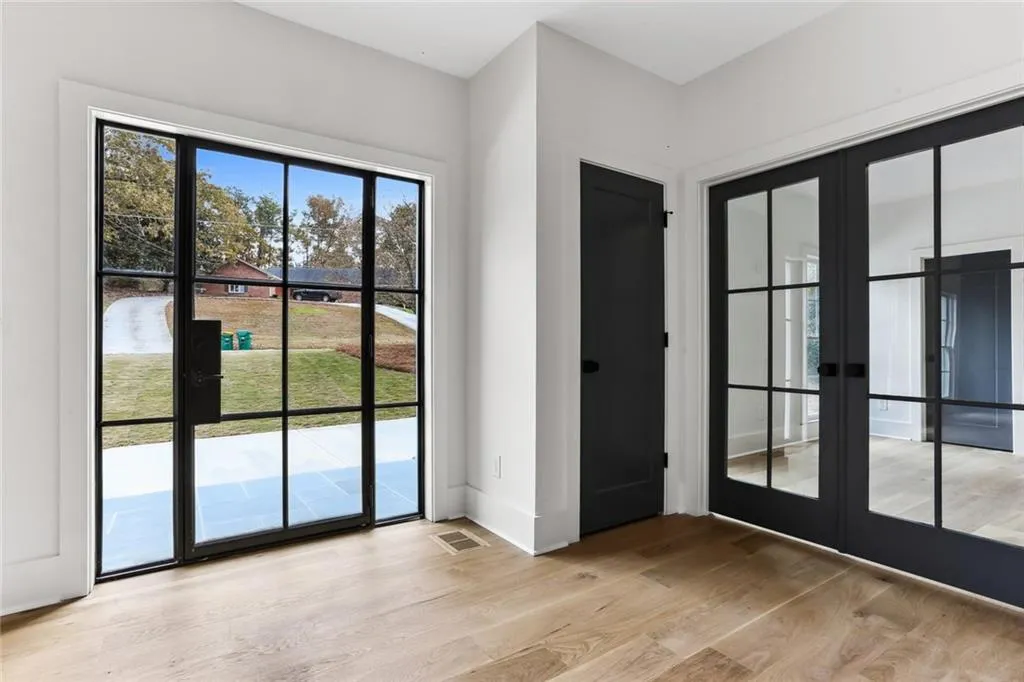 445 Riverhill Drive, Sandy Springs, Georgia 30328, 5 Bedrooms Bedrooms, ,5 BathroomsBathrooms,Residential,Sold,445 Riverhill Drive,7143983