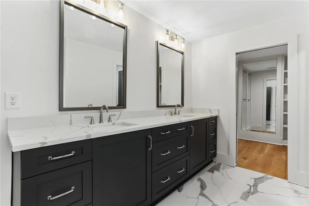 445 Riverhill Drive, Sandy Springs, Georgia 30328, 5 Bedrooms Bedrooms, ,5 BathroomsBathrooms,Residential,Sold,445 Riverhill Drive,7143983