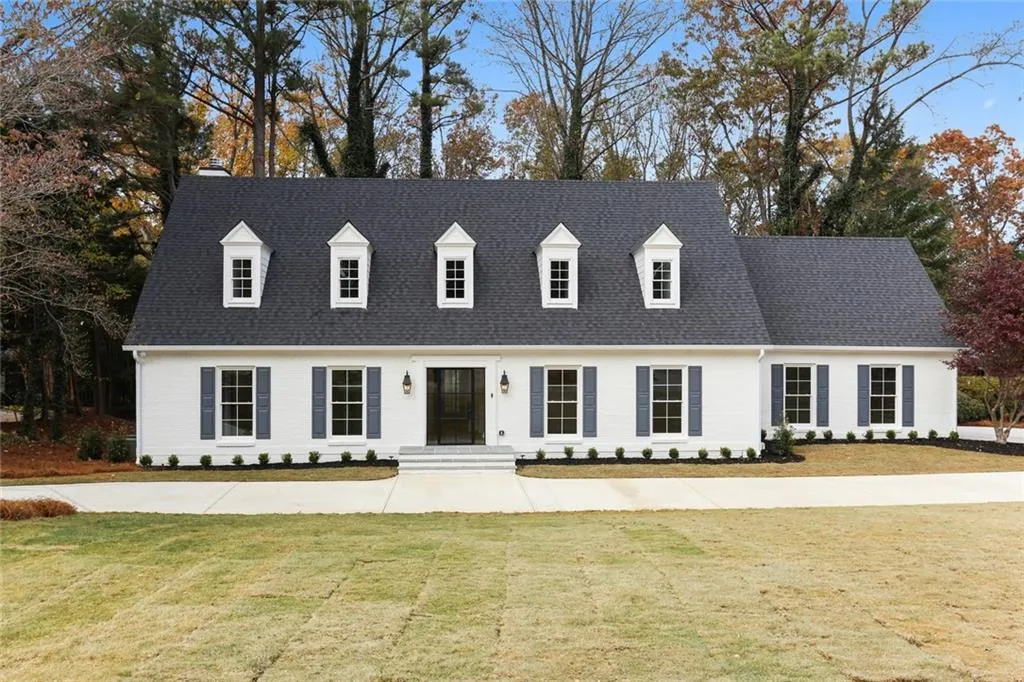 445 Riverhill Drive, Sandy Springs, Georgia 30328, 5 Bedrooms Bedrooms, ,5 BathroomsBathrooms,Residential,Sold,445 Riverhill Drive,7143983