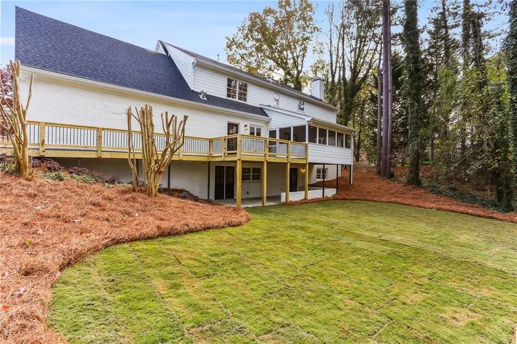 445 Riverhill Drive, Sandy Springs, Georgia 30328, 5 Bedrooms Bedrooms, ,5 BathroomsBathrooms,Residential,Sold,445 Riverhill Drive,7143983