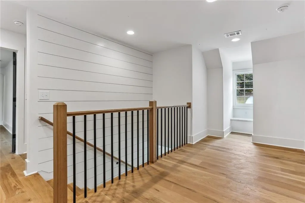 445 Riverhill Drive, Sandy Springs, Georgia 30328, 5 Bedrooms Bedrooms, ,5 BathroomsBathrooms,Residential,Sold,445 Riverhill Drive,7143983