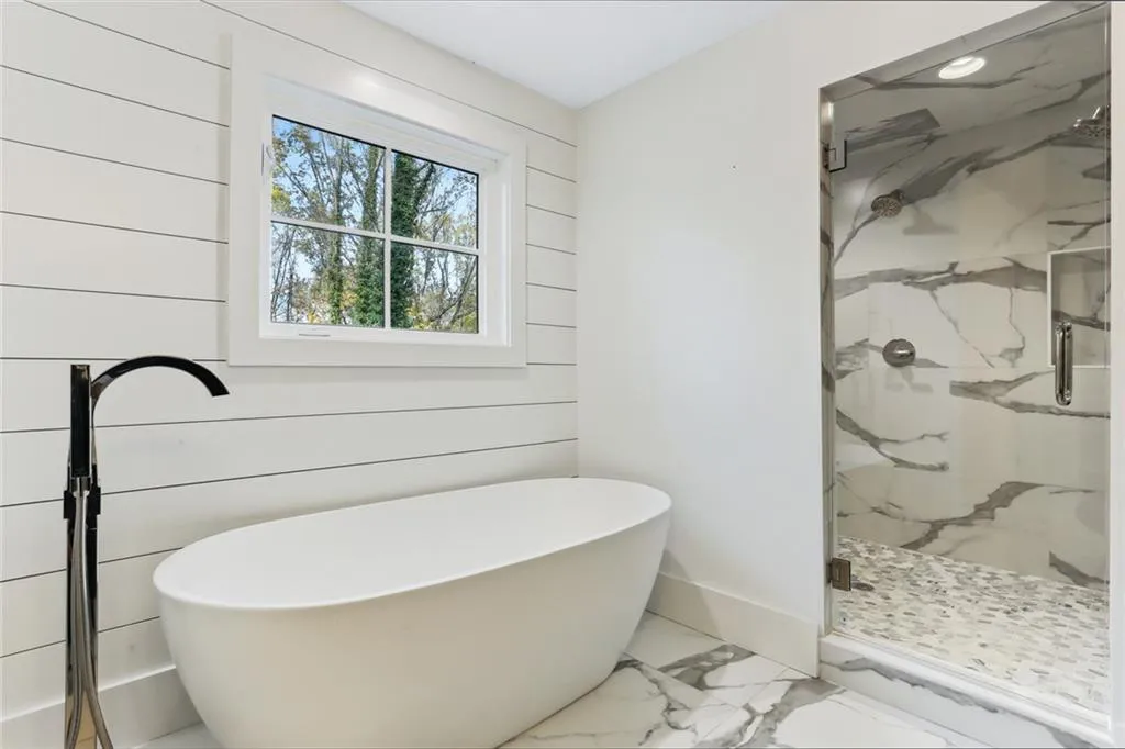 445 Riverhill Drive, Sandy Springs, Georgia 30328, 5 Bedrooms Bedrooms, ,5 BathroomsBathrooms,Residential,Sold,445 Riverhill Drive,7143983