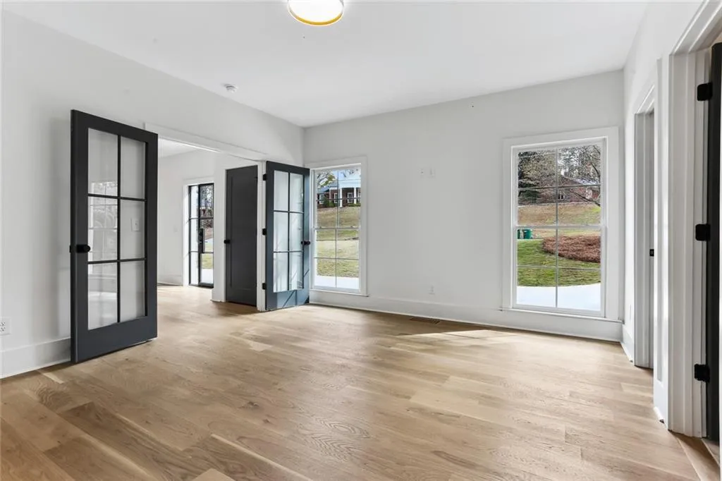 445 Riverhill Drive, Sandy Springs, Georgia 30328, 5 Bedrooms Bedrooms, ,5 BathroomsBathrooms,Residential,Sold,445 Riverhill Drive,7143983