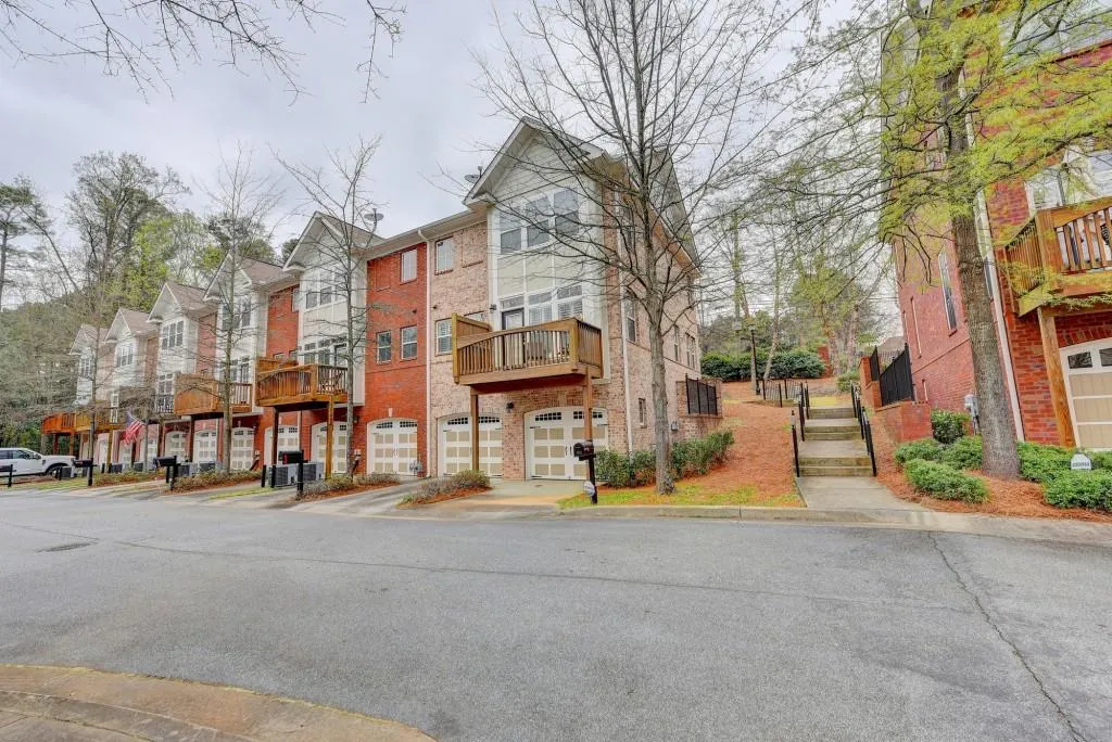 5472 Glenridge View Unit 2012, Sandy Springs, Georgia 30342, 2 Bedrooms Bedrooms, ,2 BathroomsBathrooms,Residential,Sold,5472 Glenridge View Unit 2012,6698300