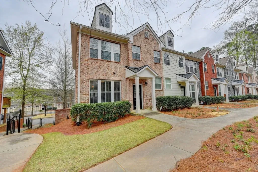 5472 Glenridge View Unit 2012, Sandy Springs, Georgia 30342, 2 Bedrooms Bedrooms, ,2 BathroomsBathrooms,Residential,Sold,5472 Glenridge View Unit 2012,6698300