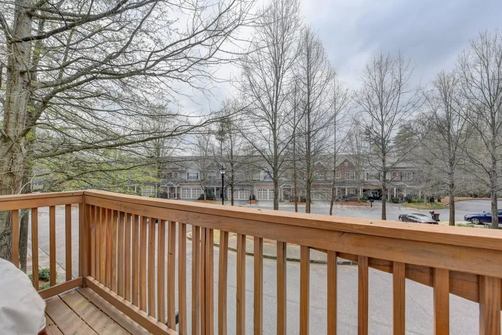 5472 Glenridge View Unit 2012, Sandy Springs, Georgia 30342, 2 Bedrooms Bedrooms, ,2 BathroomsBathrooms,Residential,Sold,5472 Glenridge View Unit 2012,6698300