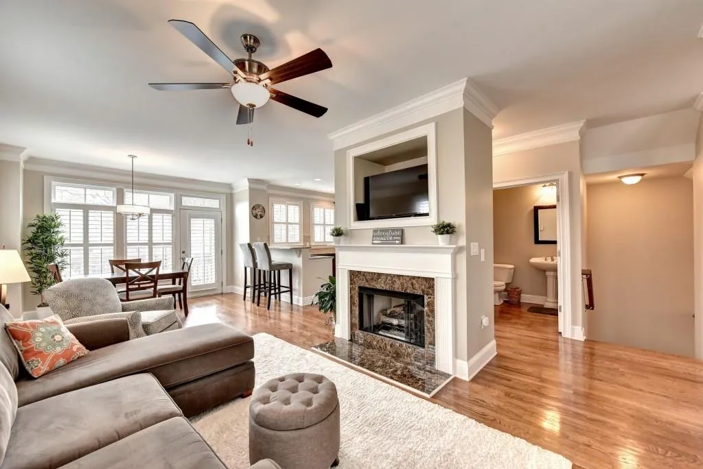 5472 Glenridge View Unit 2012, Sandy Springs, Georgia 30342, 2 Bedrooms Bedrooms, ,2 BathroomsBathrooms,Residential,Sold,5472 Glenridge View Unit 2012,6698300