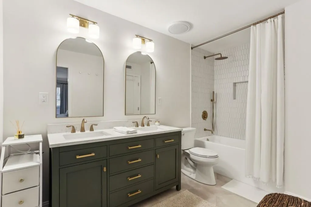 2901 Lenox Road Unit 1002, Atlanta, Georgia 30324, 2 Bedrooms Bedrooms, ,1 BathroomBathrooms,Residential,For Sale,2901 Lenox Road Unit 1002,7643215