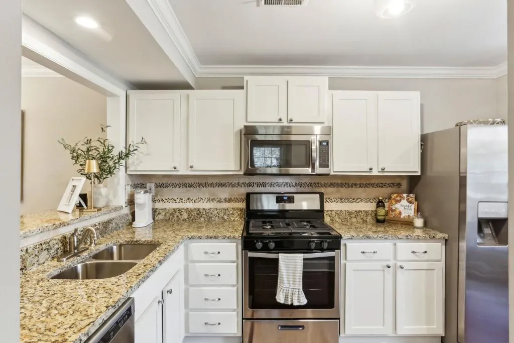 2901 Lenox Road Unit 1002, Atlanta, Georgia 30324, 2 Bedrooms Bedrooms, ,1 BathroomBathrooms,Residential,For Sale,2901 Lenox Road Unit 1002,7643215
