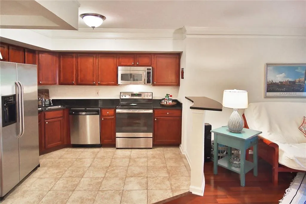 275 13th Street Ne Unit 209, Atlanta, Georgia 30309, 1 Bedroom Bedrooms, ,1 BathroomBathrooms,Residential,Sold,275 13th Street Ne Unit 209,5697840
