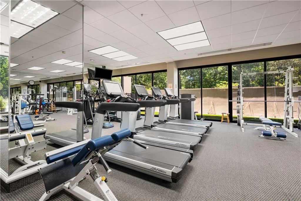 2660 Peachtree Road Nw Unit 10f, Atlanta, Georgia 30305, 2 Bedrooms Bedrooms, ,2 BathroomsBathrooms,Residential,For Sale,2660 Peachtree Road Nw Unit 10f,7618666