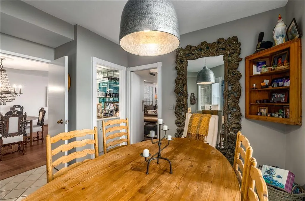 2660 Peachtree Road Nw Unit 10f, Atlanta, Georgia 30305, 2 Bedrooms Bedrooms, ,2 BathroomsBathrooms,Residential,For Sale,2660 Peachtree Road Nw Unit 10f,7618666