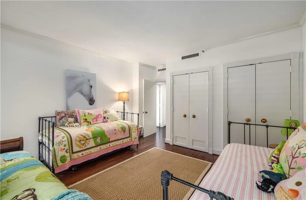 2660 Peachtree Road Nw Unit 10f, Atlanta, Georgia 30305, 2 Bedrooms Bedrooms, ,2 BathroomsBathrooms,Residential,For Sale,2660 Peachtree Road Nw Unit 10f,7618666