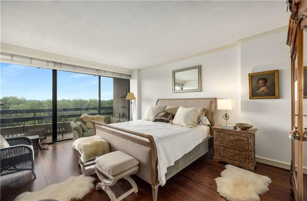 2660 Peachtree Road Nw Unit 10f, Atlanta, Georgia 30305, 2 Bedrooms Bedrooms, ,2 BathroomsBathrooms,Residential,For Sale,2660 Peachtree Road Nw Unit 10f,7618666