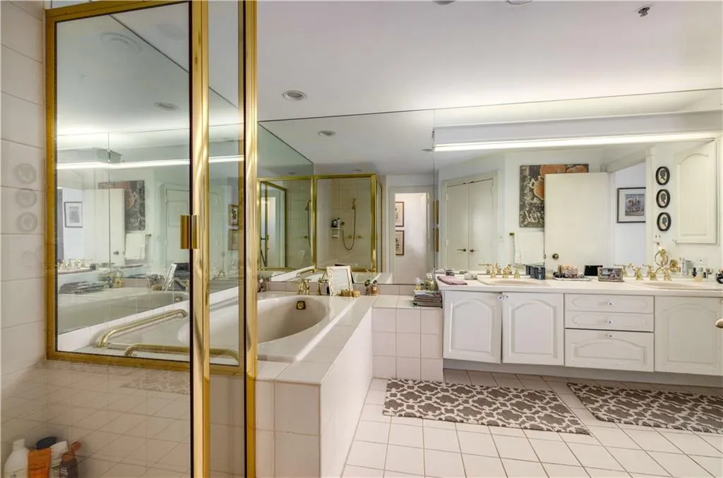 2660 Peachtree Road Nw Unit 10f, Atlanta, Georgia 30305, 2 Bedrooms Bedrooms, ,2 BathroomsBathrooms,Residential,For Sale,2660 Peachtree Road Nw Unit 10f,7618666