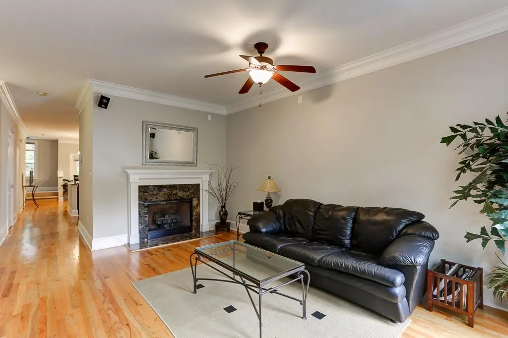 1104 Glenridge Place, Atlanta, Georgia 30342, 2 Bedrooms Bedrooms, ,2 BathroomsBathrooms,Residential,Sold,1104 Glenridge Place,6530883