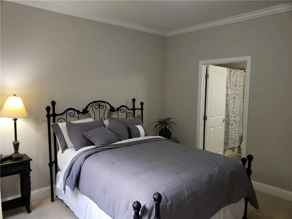 1104 Glenridge Place, Atlanta, Georgia 30342, 2 Bedrooms Bedrooms, ,2 BathroomsBathrooms,Residential,Sold,1104 Glenridge Place,6530883