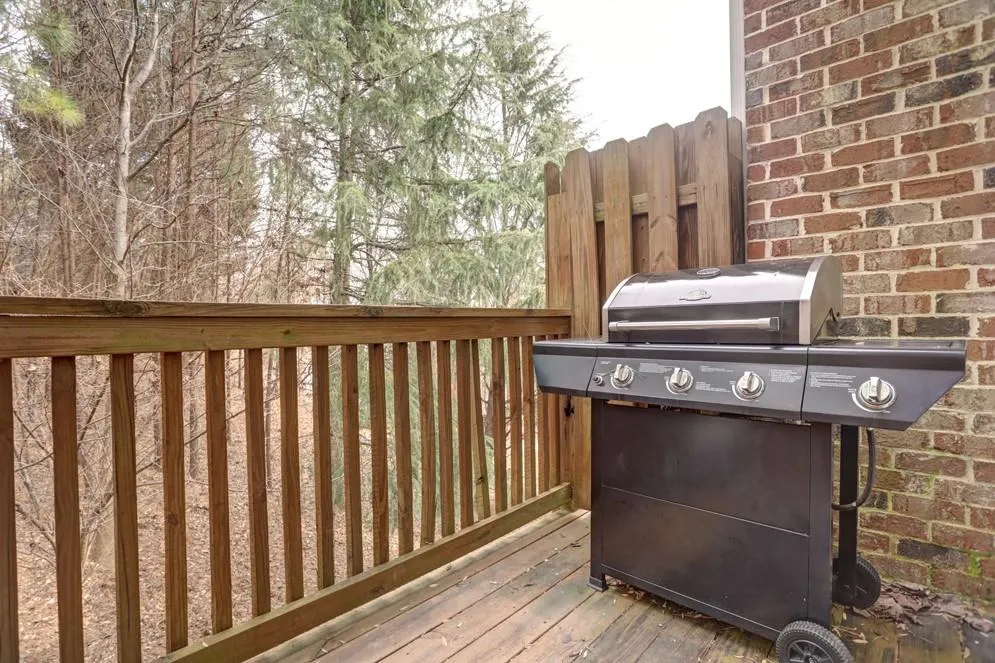 1104 Glenridge Place, Atlanta, Georgia 30342, 2 Bedrooms Bedrooms, ,2 BathroomsBathrooms,Residential,Sold,1104 Glenridge Place,6530883