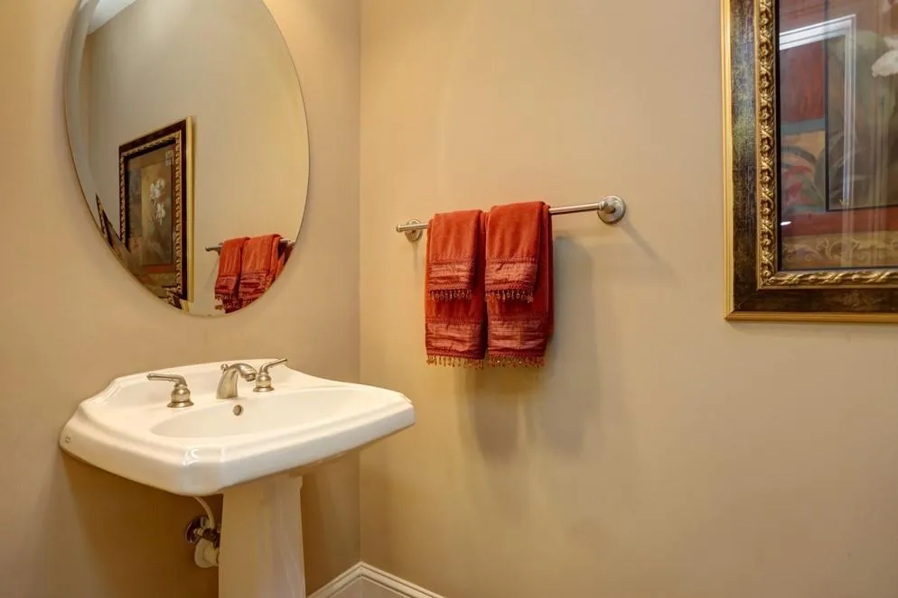 1104 Glenridge Place, Atlanta, Georgia 30342, 2 Bedrooms Bedrooms, ,2 BathroomsBathrooms,Residential,Sold,1104 Glenridge Place,6530883