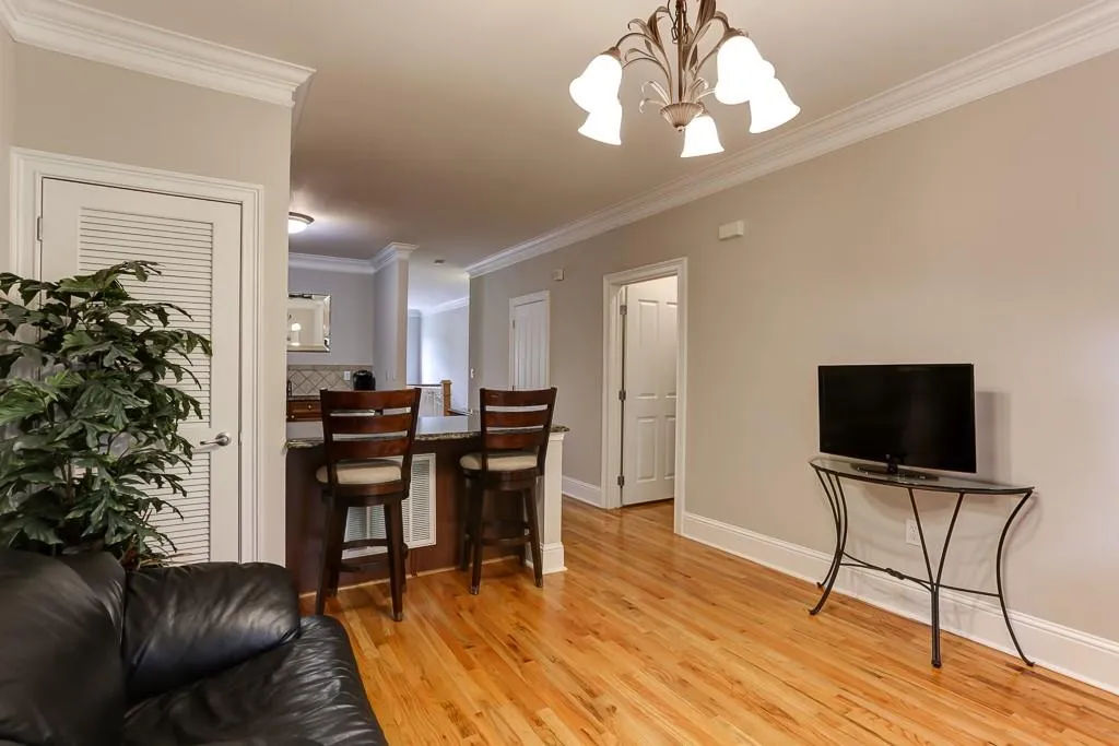 1104 Glenridge Place, Atlanta, Georgia 30342, 2 Bedrooms Bedrooms, ,2 BathroomsBathrooms,Residential,Sold,1104 Glenridge Place,6530883