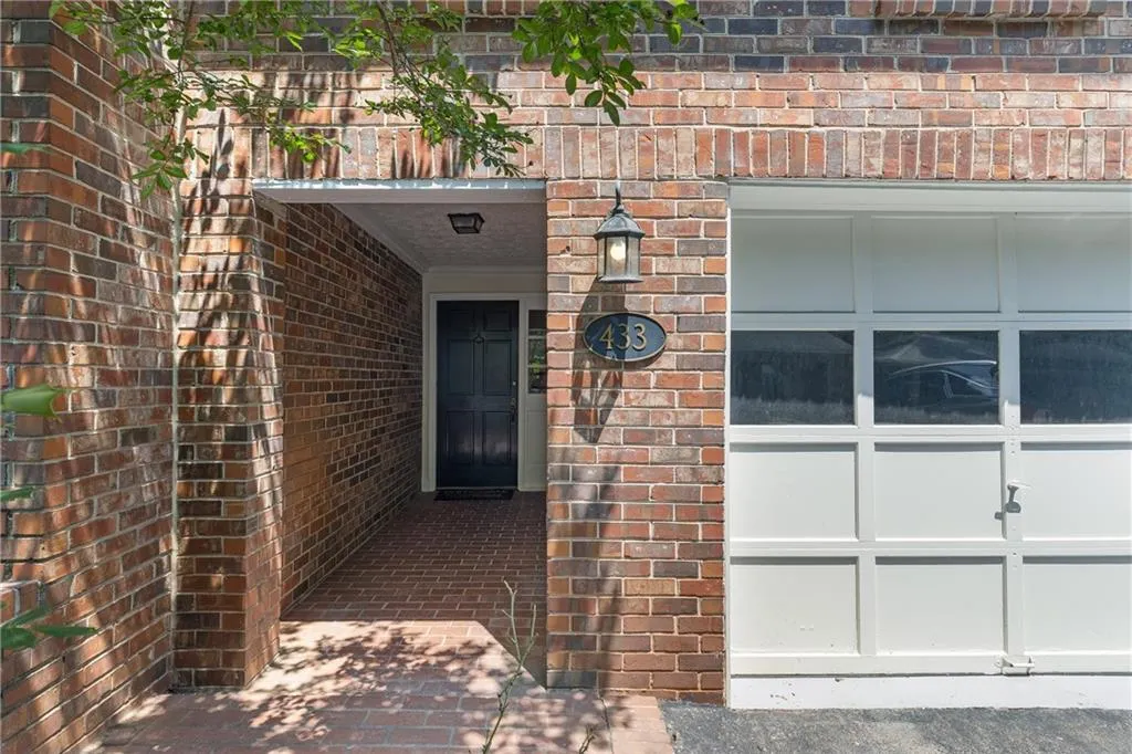 433 The North Chace, Atlanta, Georgia 30328, 4 Bedrooms Bedrooms, ,3 BathroomsBathrooms,Residential,For Sale,433 The North Chace,7596956