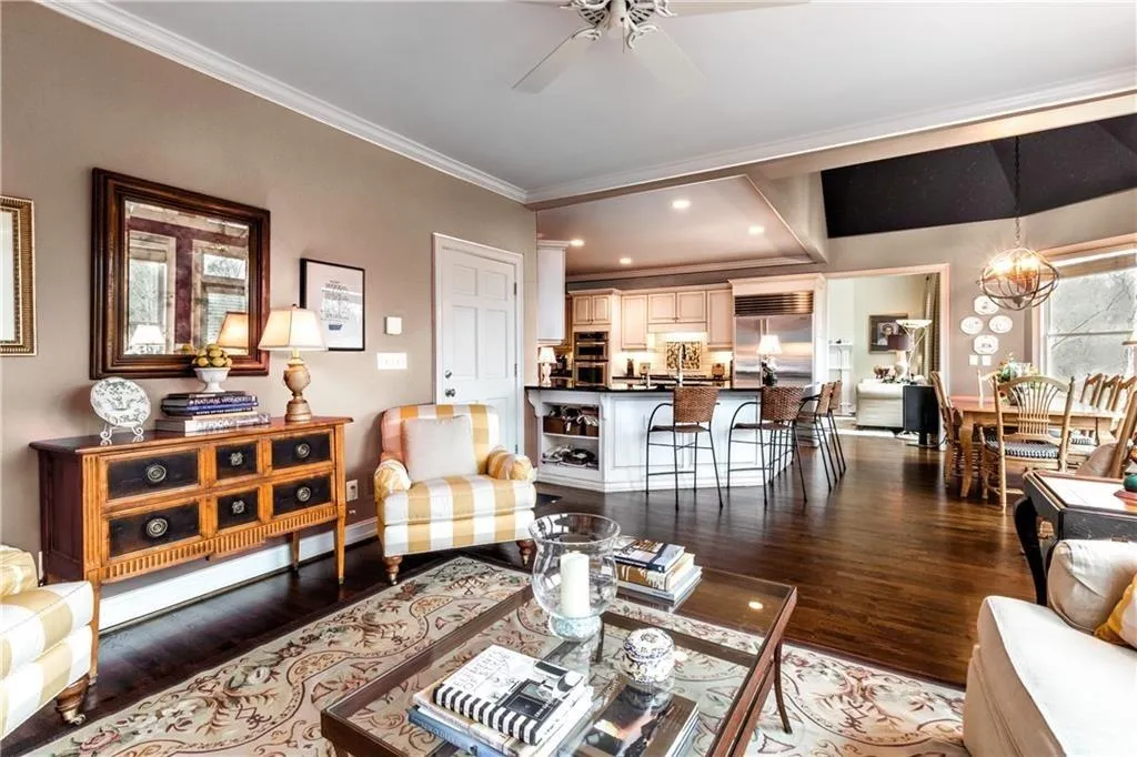 5785 De Claire Court, Sandy Springs, Georgia 30328, 5 Bedrooms Bedrooms, ,5 BathroomsBathrooms,Residential,Sold,5785 De Claire Court,6663364