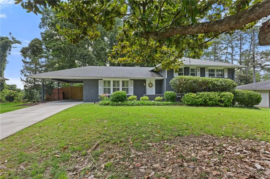 2416 Elmwood Circle Se, Atlanta, Georgia 30339, 3 Bedrooms Bedrooms, ,2 BathroomsBathrooms,Residential,For Sale,2416 Elmwood Circle Se,7604211