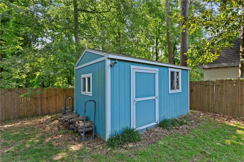 2416 Elmwood Circle Se, Atlanta, Georgia 30339, 3 Bedrooms Bedrooms, ,2 BathroomsBathrooms,Residential,For Sale,2416 Elmwood Circle Se,7604211