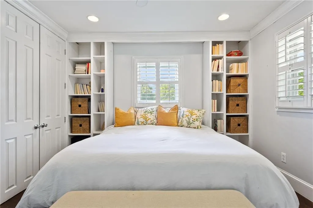 2416 Elmwood Circle Se, Atlanta, Georgia 30339, 3 Bedrooms Bedrooms, ,2 BathroomsBathrooms,Residential,For Sale,2416 Elmwood Circle Se,7604211