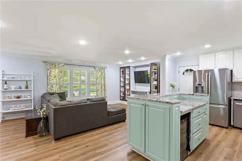 2416 Elmwood Circle Se, Atlanta, Georgia 30339, 3 Bedrooms Bedrooms, ,2 BathroomsBathrooms,Residential,For Sale,2416 Elmwood Circle Se,7604211