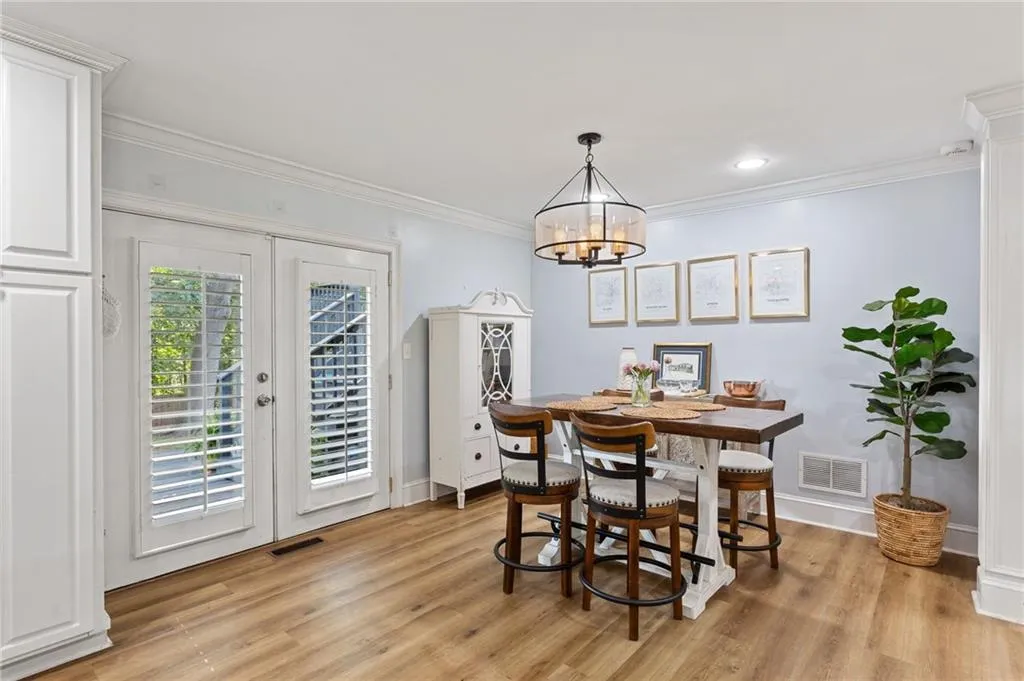 2416 Elmwood Circle Se, Atlanta, Georgia 30339, 3 Bedrooms Bedrooms, ,2 BathroomsBathrooms,Residential,For Sale,2416 Elmwood Circle Se,7604211