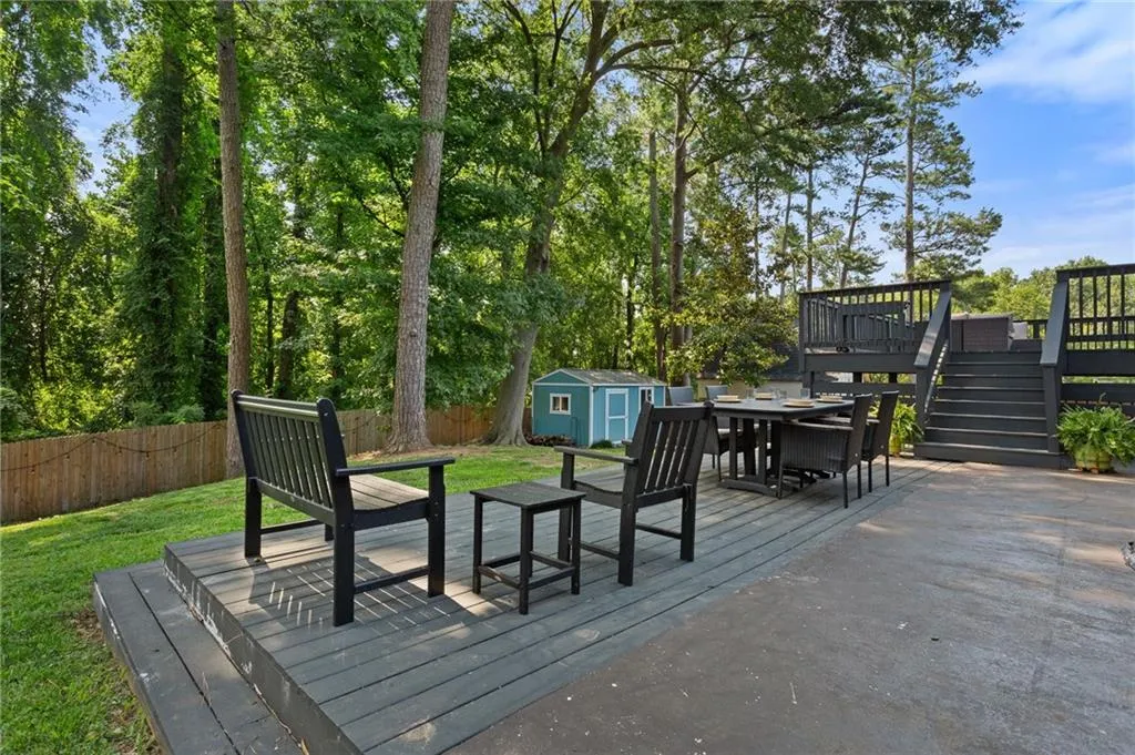 2416 Elmwood Circle Se, Atlanta, Georgia 30339, 3 Bedrooms Bedrooms, ,2 BathroomsBathrooms,Residential,For Sale,2416 Elmwood Circle Se,7604211