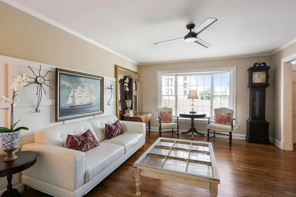 6520 Roswell Road Unit #8, Atlanta, Georgia 30328, 2 Bedrooms Bedrooms, ,1 BathroomBathrooms,Residential,Sold,6520 Roswell Road Unit #8,6585223
