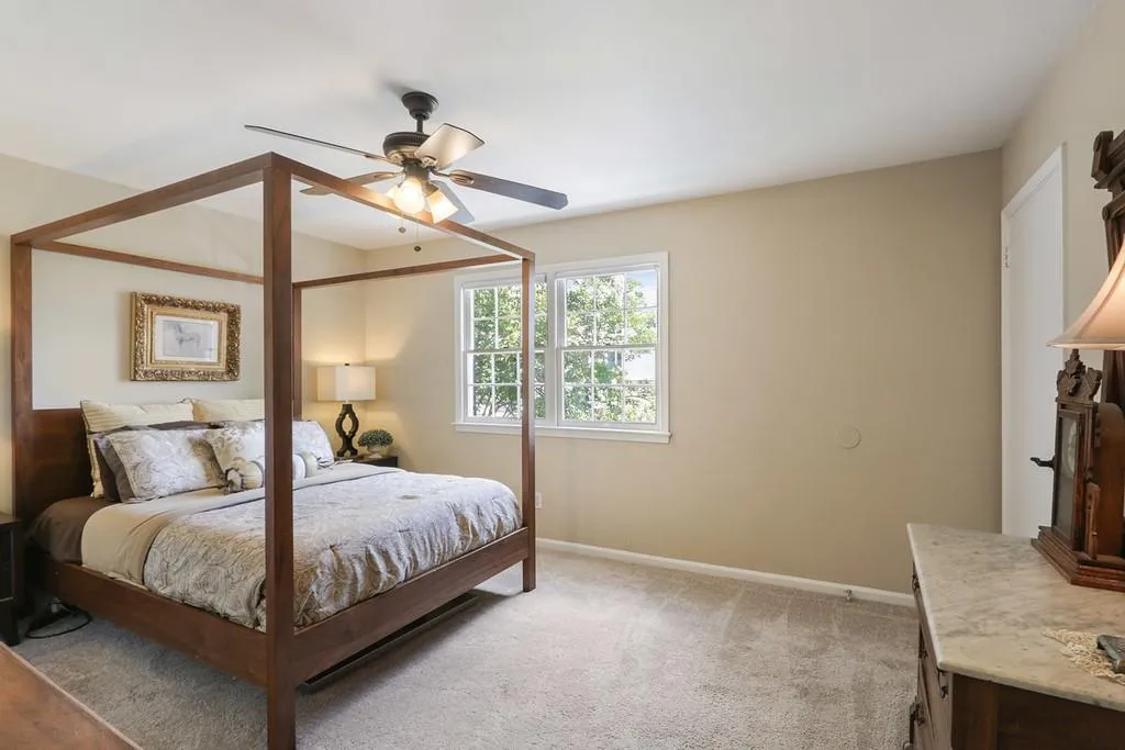 6520 Roswell Road Unit #8, Atlanta, Georgia 30328, 2 Bedrooms Bedrooms, ,1 BathroomBathrooms,Residential,Sold,6520 Roswell Road Unit #8,6585223