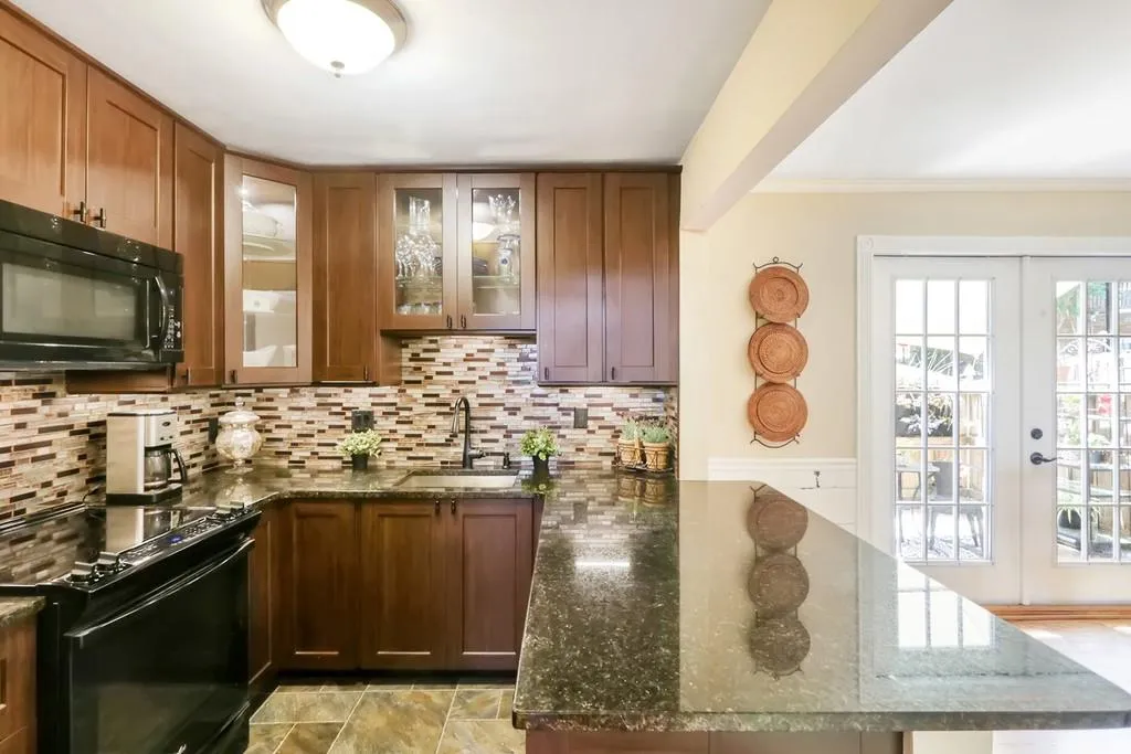 6520 Roswell Road Unit #8, Atlanta, Georgia 30328, 2 Bedrooms Bedrooms, ,1 BathroomBathrooms,Residential,Sold,6520 Roswell Road Unit #8,6585223