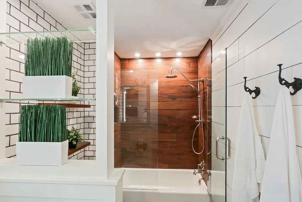 6520 Roswell Road Unit #8, Atlanta, Georgia 30328, 2 Bedrooms Bedrooms, ,1 BathroomBathrooms,Residential,Sold,6520 Roswell Road Unit #8,6585223
