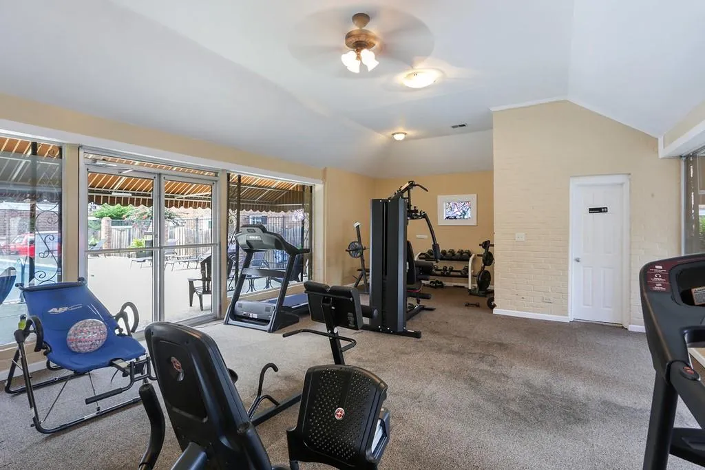 6520 Roswell Road Unit #8, Atlanta, Georgia 30328, 2 Bedrooms Bedrooms, ,1 BathroomBathrooms,Residential,Sold,6520 Roswell Road Unit #8,6585223