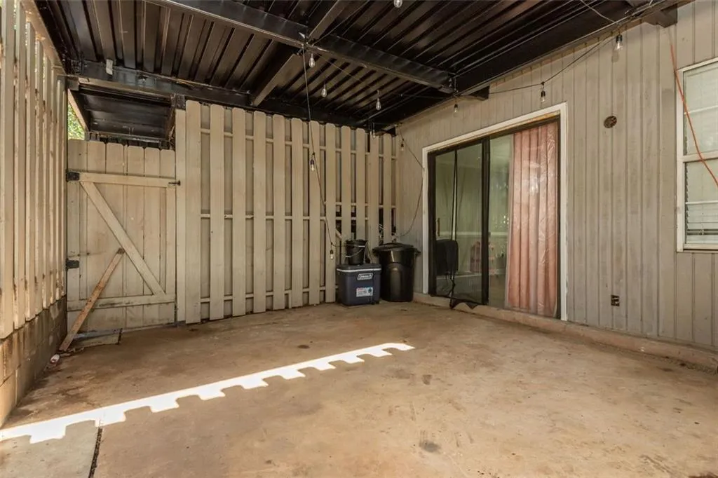365 Winding River Drive, Atlanta, Georgia 30350, 2 Bedrooms Bedrooms, ,2 BathroomsBathrooms,Residential,For Sale,365 Winding River Drive,7589811