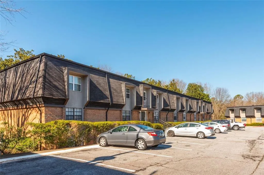 365 Winding River Drive, Atlanta, Georgia 30350, 2 Bedrooms Bedrooms, ,2 BathroomsBathrooms,Residential,For Sale,365 Winding River Drive,7589811