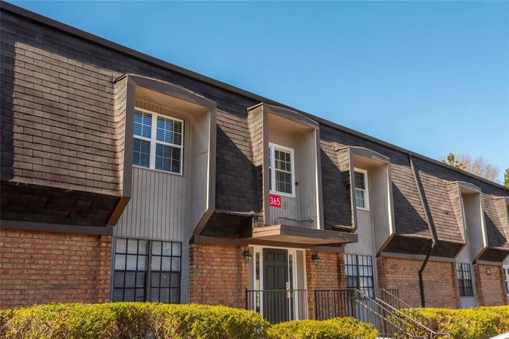 365 Winding River Drive, Atlanta, Georgia 30350, 2 Bedrooms Bedrooms, ,2 BathroomsBathrooms,Residential,For Sale,365 Winding River Drive,7589811