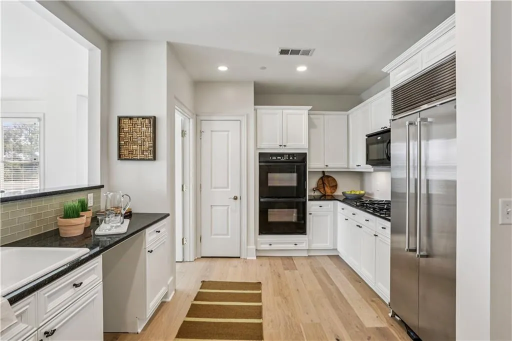 2500 Peachtree Road Nw Unit 405s, Atlanta, Georgia 30305, 2 Bedrooms Bedrooms, 0 ,2 BathroomsBathrooms,Residential,For Sale,2500 Peachtree Road Nw Unit 405s,7712012
