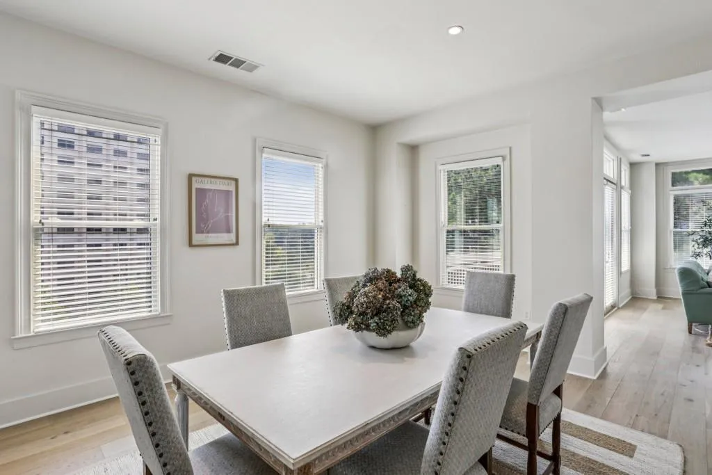 2500 Peachtree Road Nw Unit 405s, Atlanta, Georgia 30305, 2 Bedrooms Bedrooms, 0 ,2 BathroomsBathrooms,Residential,For Sale,2500 Peachtree Road Nw Unit 405s,7712012