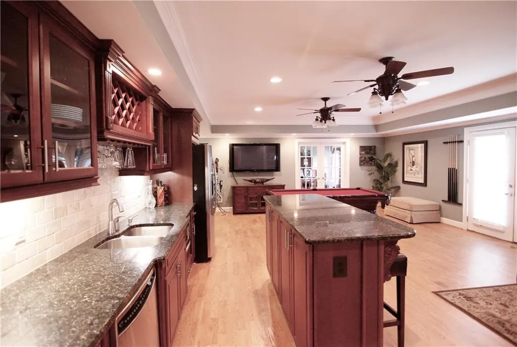 120 Windsor Cove, Sandy Springs, Georgia 30328, 5 Bedrooms Bedrooms, ,5 BathroomsBathrooms,Residential,Sold,120 Windsor Cove,6029885