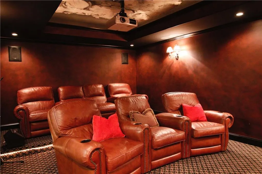 120 Windsor Cove, Sandy Springs, Georgia 30328, 5 Bedrooms Bedrooms, ,5 BathroomsBathrooms,Residential,Sold,120 Windsor Cove,6029885